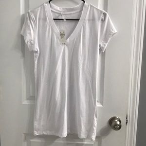V-neck t-shirt
